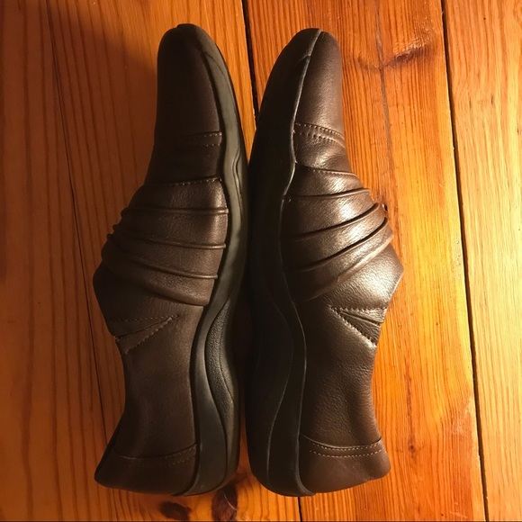Clark’s Chocolate Brown Leather Flats, EUC, 9 - Picture 7 of 10